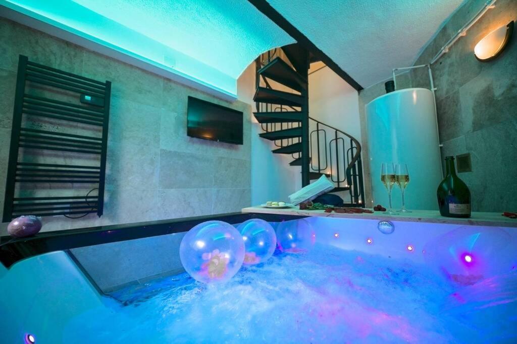 Appartement Arty Jaccuzi&spa Centre De Gamme *